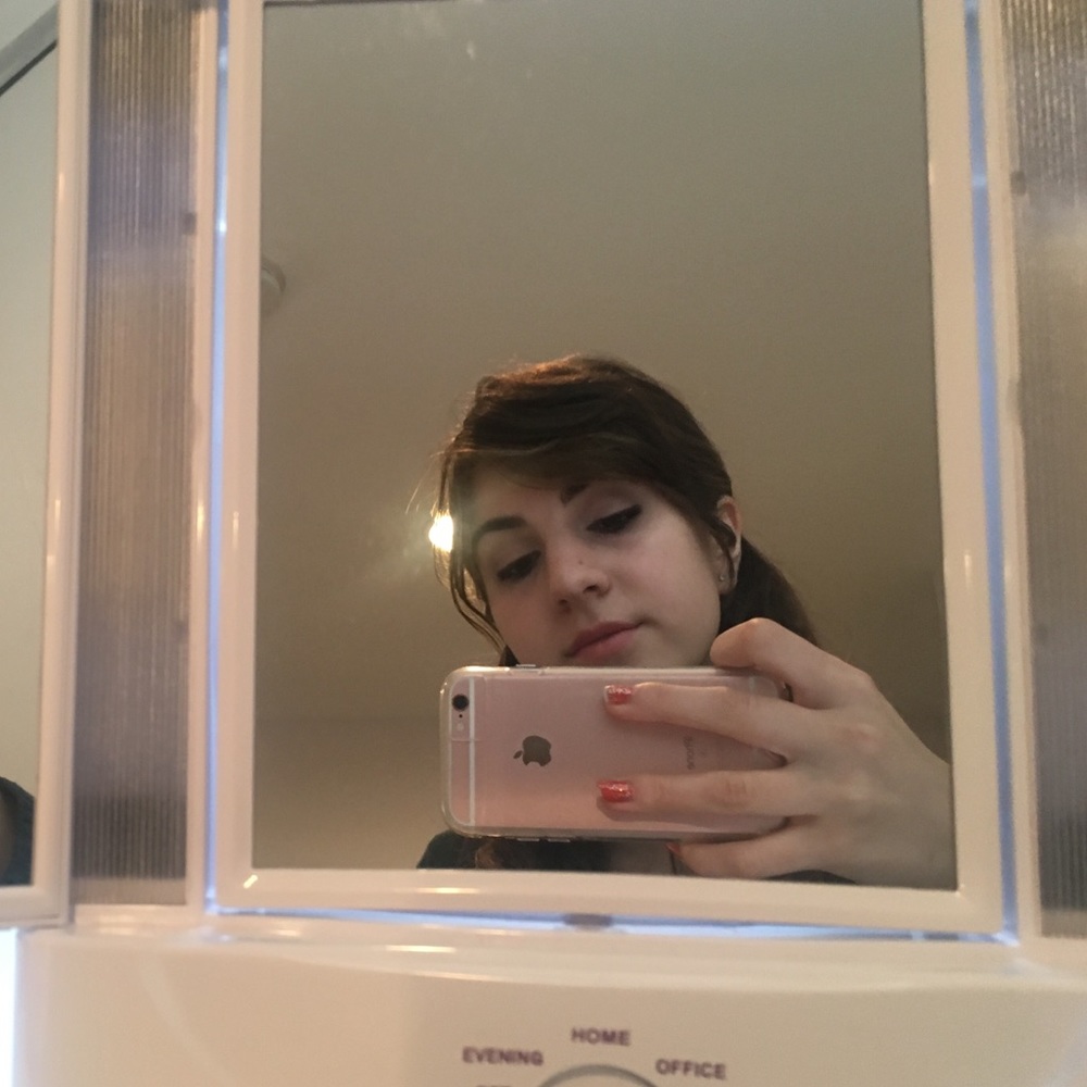 Meet your Posher, Caroline